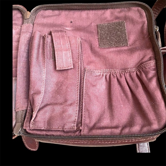 Stylish Etienne Aigner Brown Leather Shoulder Bag - Picture 8 of 11